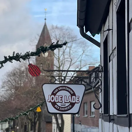 Deine Bude - 4 Doppelzimmer, 2 Baeder, Kueche