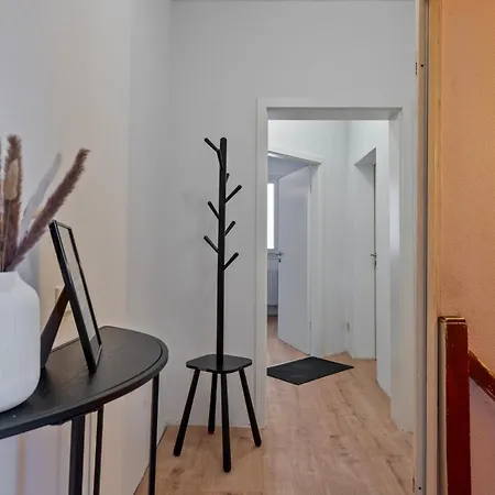 Deine Bude - 4 Doppelzimmer, 2 Baeder, Kueche *