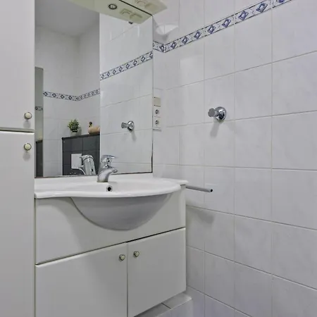 Deine Bude - 4 Doppelzimmer, 2 Baeder, Kueche *