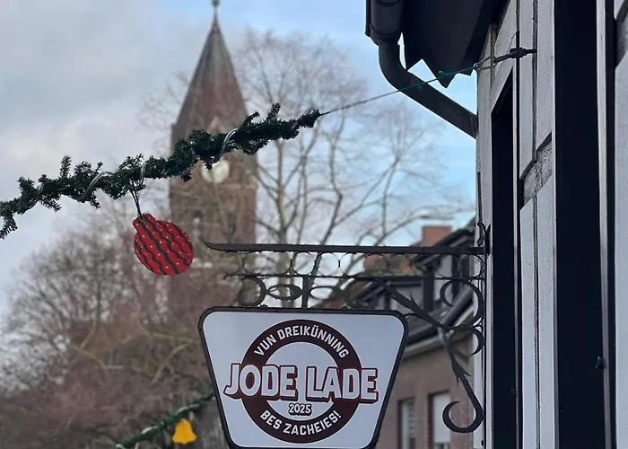 Deine Bude - 4 Doppelzimmer, 2 Baeder, Kueche