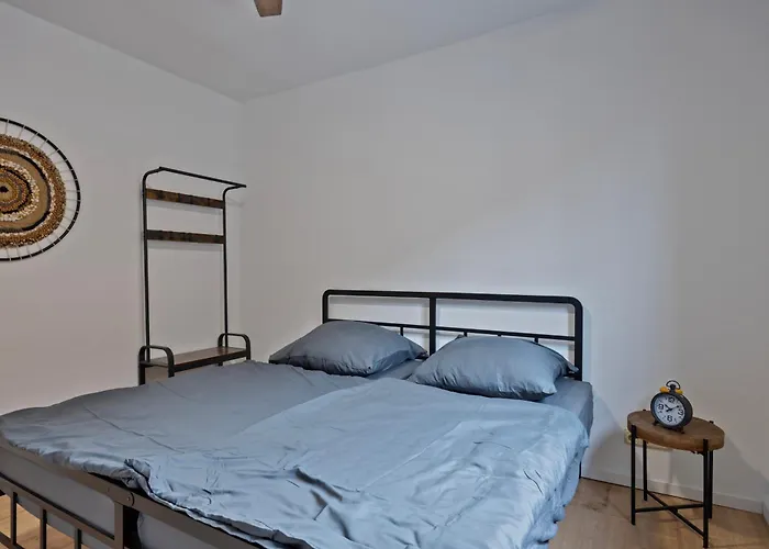 Deine Bude - 4 Doppelzimmer, 2 Baeder, Kueche 胡尔特