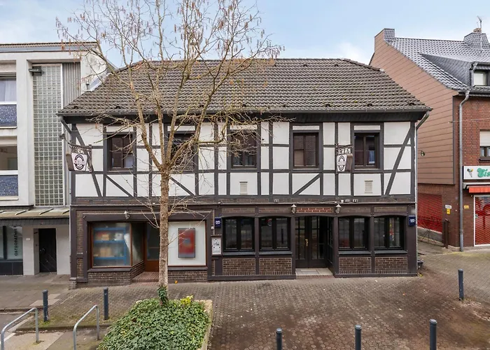 Deine Bude - 4 Doppelzimmer, 2 Baeder, Kueche 公寓 胡尔特